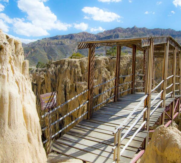 Valley-de-la-luna-Bridge
