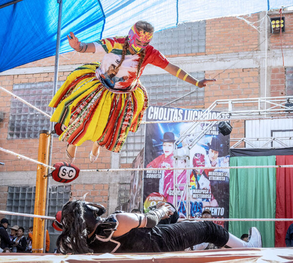 cholitas-luchadoras